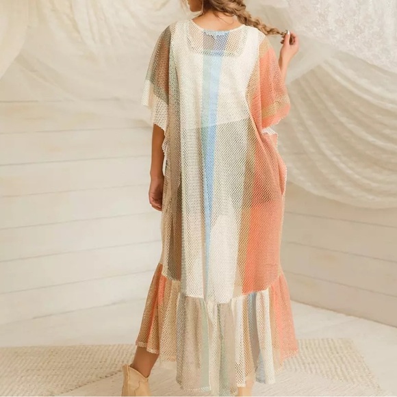 Gimmicks from Buckle Colorful Sheer Duster with White Top and Olive Shorts - Picture 7 of 7